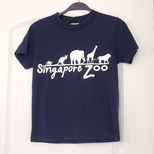 Kids navy blue tee from the Singapore Zoo. In very good condition